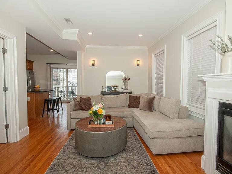 2 Burnham Pl #2 — Photo 9