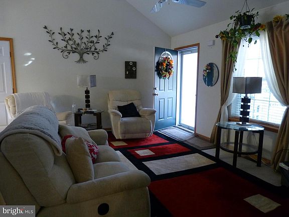 3rd image of 145 Buckhill Rd