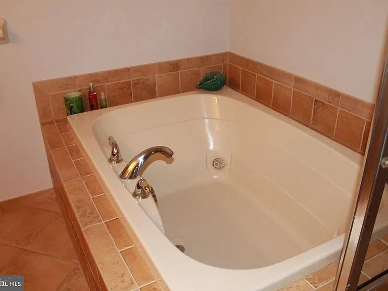 45 Caleb Ln — Photo 17