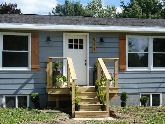 3rd image of 971 Irish Settlement Rd