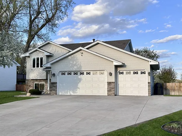14423 Vale St NW, Andover, MN 55304