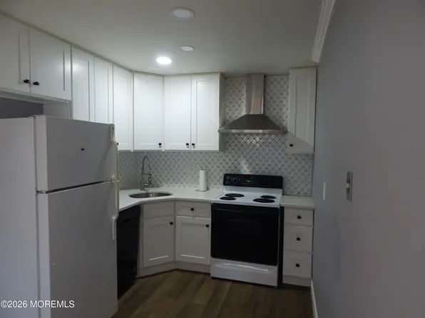 77C Cambridge Cir, Manchester, NJ 08759