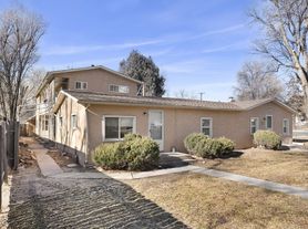 Renovated 1 & 2 Bedroom Apartments in Central Colorado Springs!