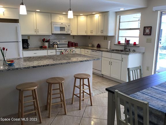 5th image of 436 Blue Jay Ln #8-2
