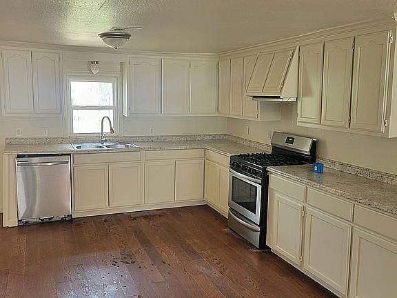3rd image of 317 E Burnham Ave