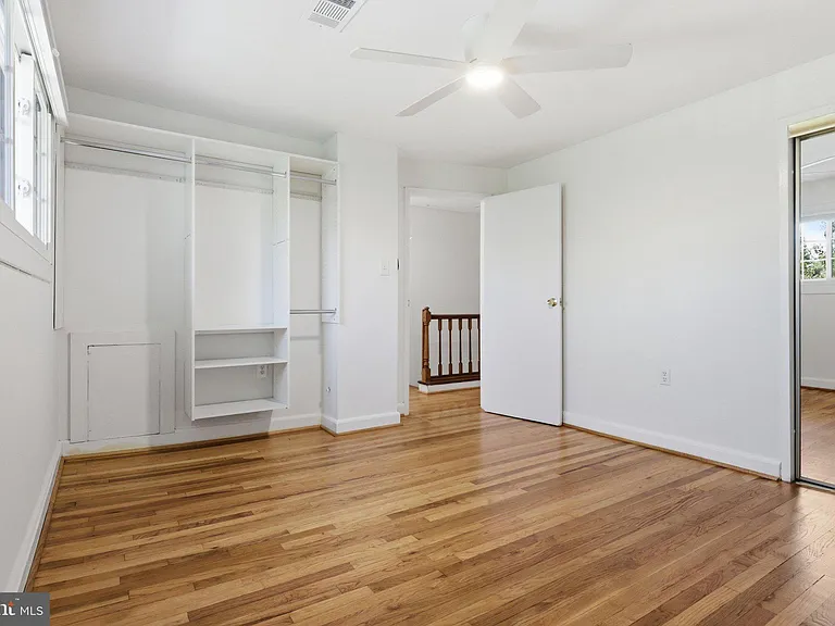 465 Hampton Ct #115 — Photo 15