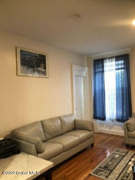 3rd image of 7 Brunswick Road