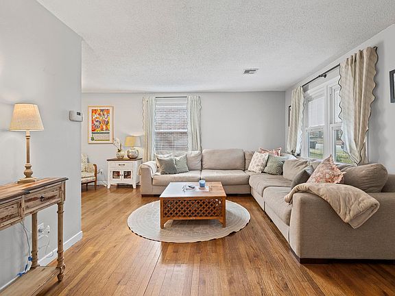 4th image of 1118 Wilbec Rd