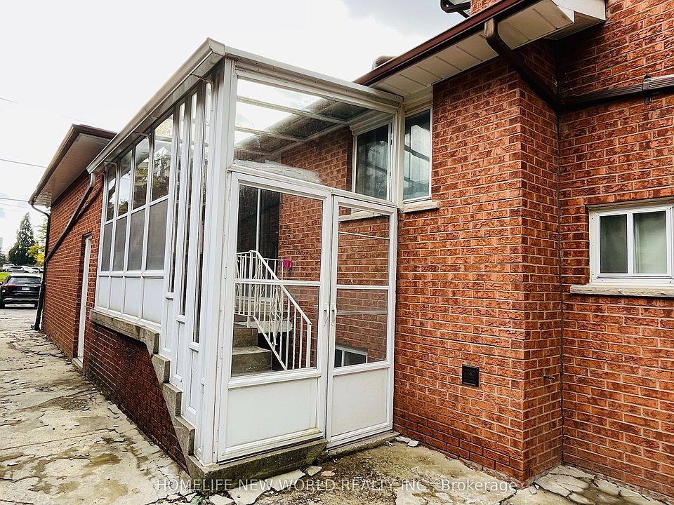 1st image of 38 Weldrick Rd W