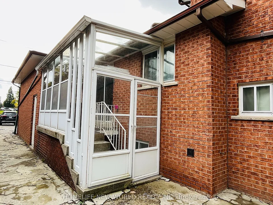 38 Weldrick Rd W #LOWER
