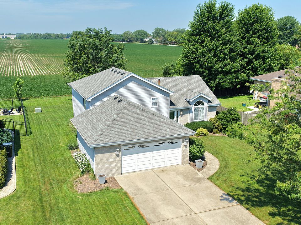 1st image of 473 Kingston Dr
