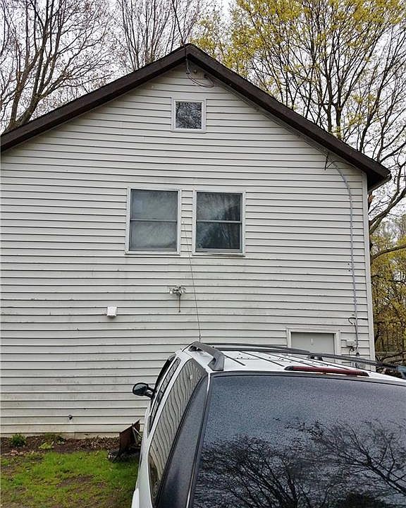 2nd image of 2258 Center St