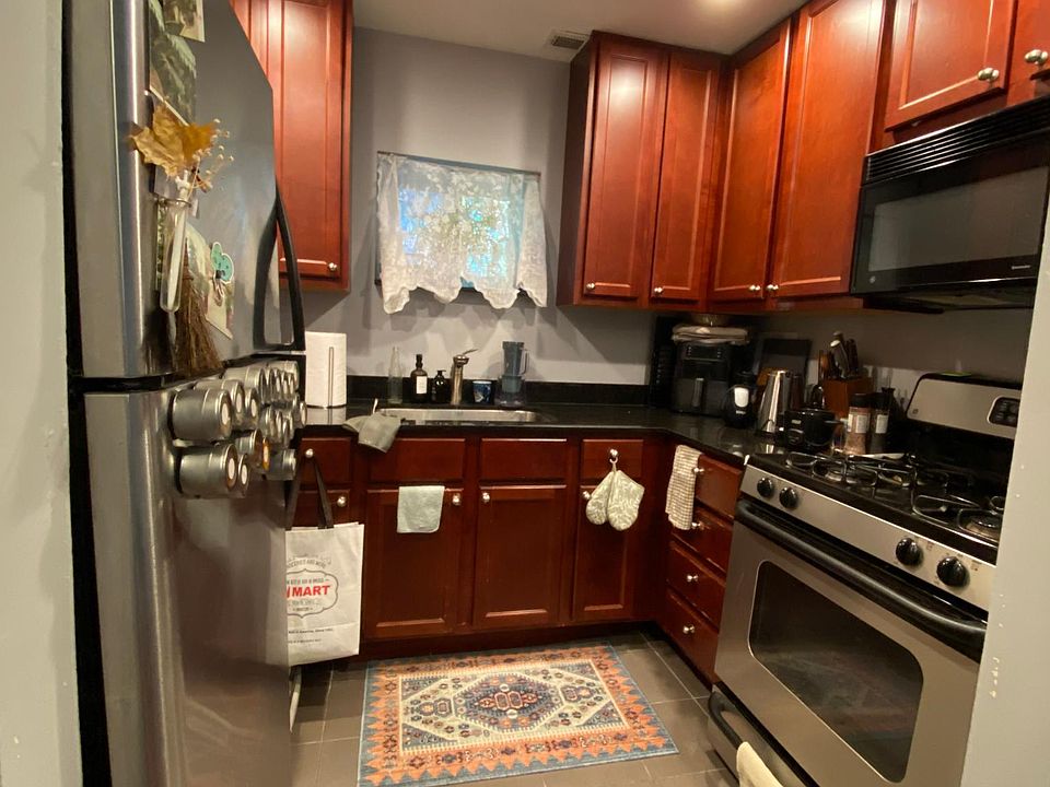 1st image of 832 S Claremont Ave #2A