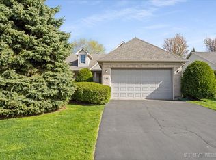 246 Red Hawk Rd, Hampshire, IL 60140