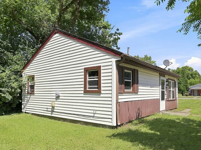 550 Hensel Ave — Photo 3