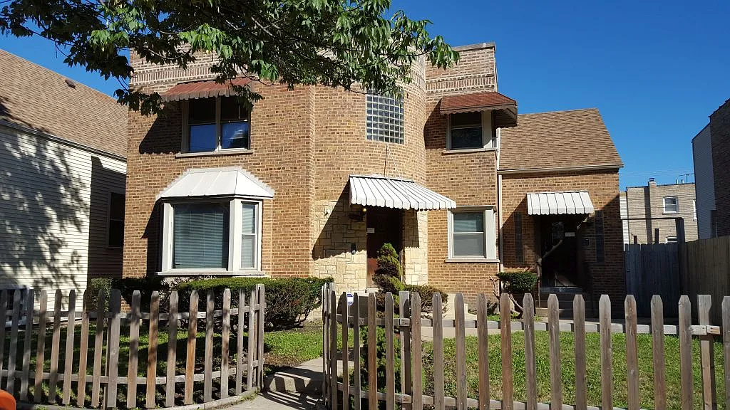 3044 W Addison St — Photo 1