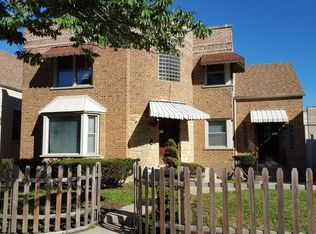 3044 W Addison St APT 2-B, Chicago, IL 60618