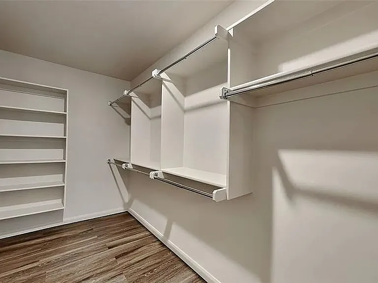1104 Ashton Ln — Photo 4