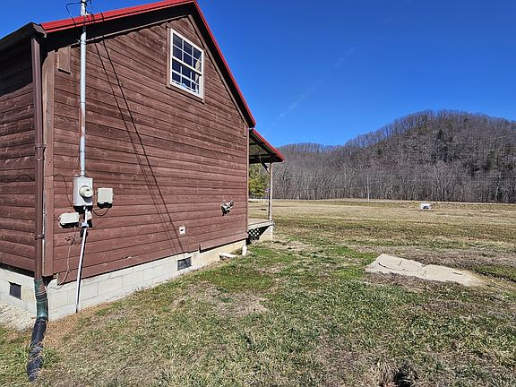 5th image of 25 Brookwood Ln