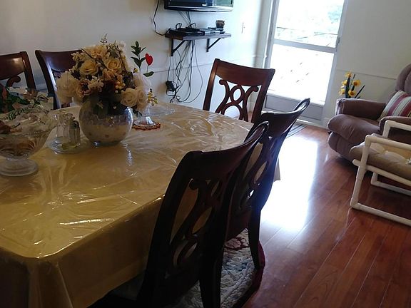 5th image of 300 Village Green Cir Unit 416