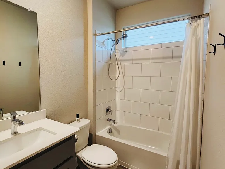 1504 Buzzard Rd — Photo 3