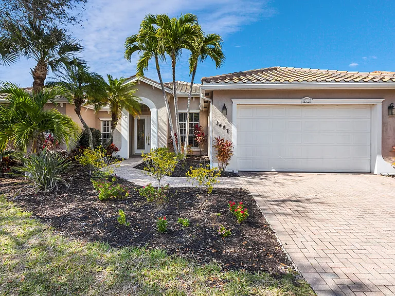 1447 Serenity Cir — Photo 28