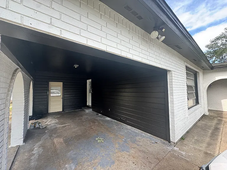 809 Loma St — Photo 8