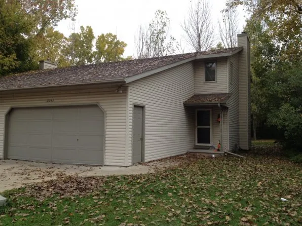 2041 Hilltop Dr, Green Bay, WI 54304