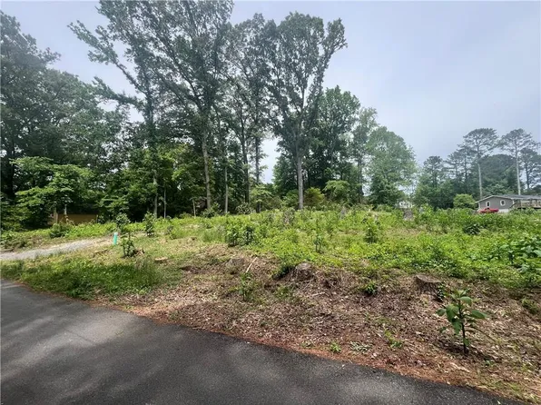 4630 White Lake Dr NW, Acworth, GA 30101