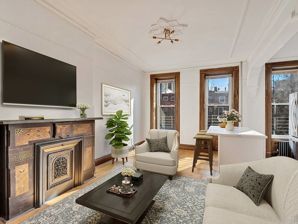 1st image of 371 Hancock St #2
