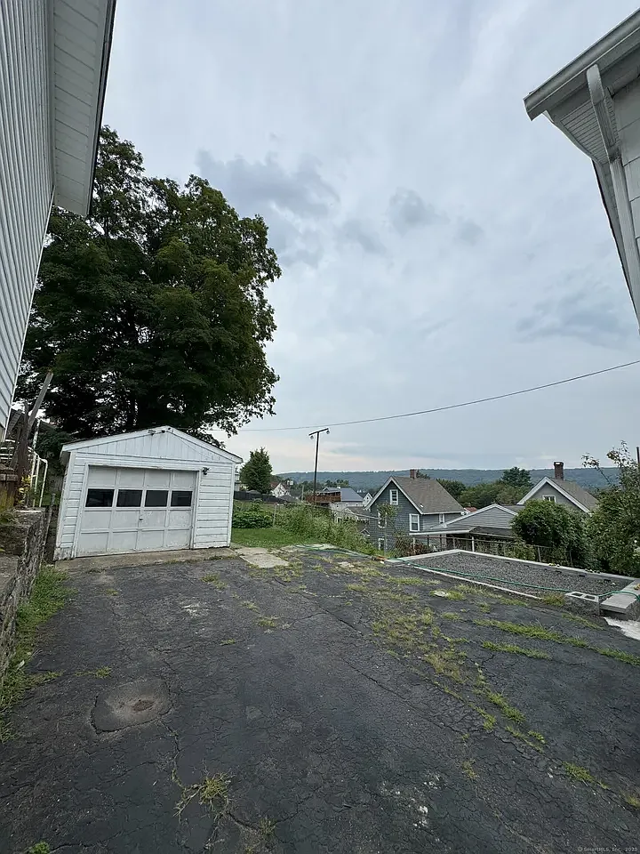 Building Photo - 99 Oak St #1