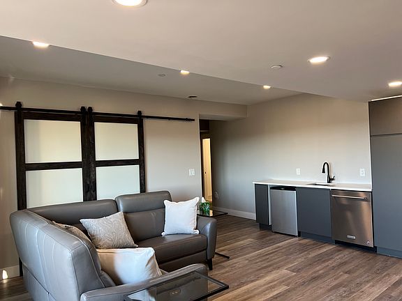 3rd image of 515 Canary Ln #0