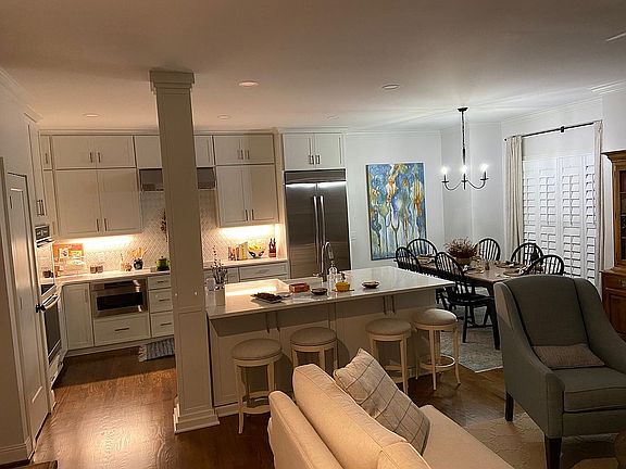2nd image of 119 Brilliantine Cir