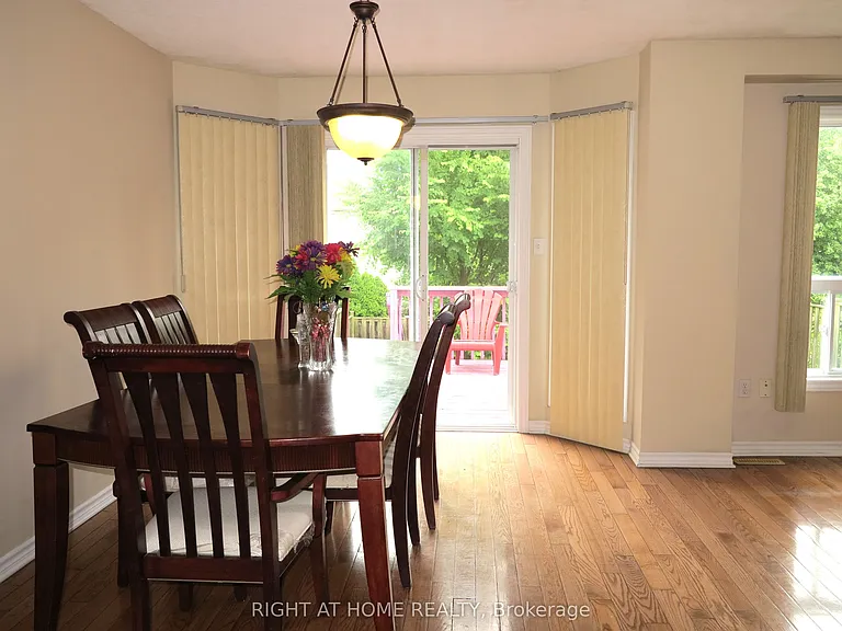 692 Oakcrossing Rd — Photo 8