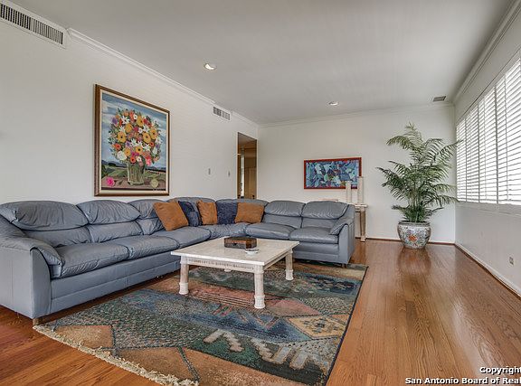 5th image of 4001 N New Braunfels Ave #402