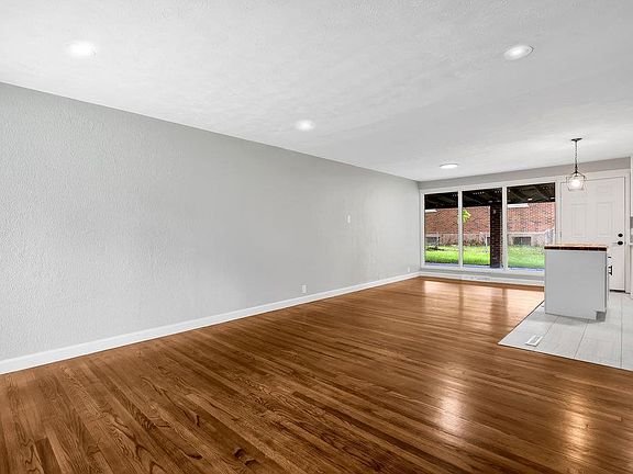5th image of 2330 Hallwood Dr