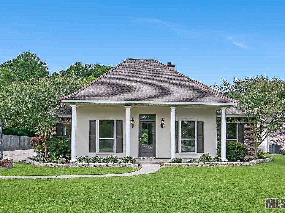 1st image of 8049 Versailles Ave