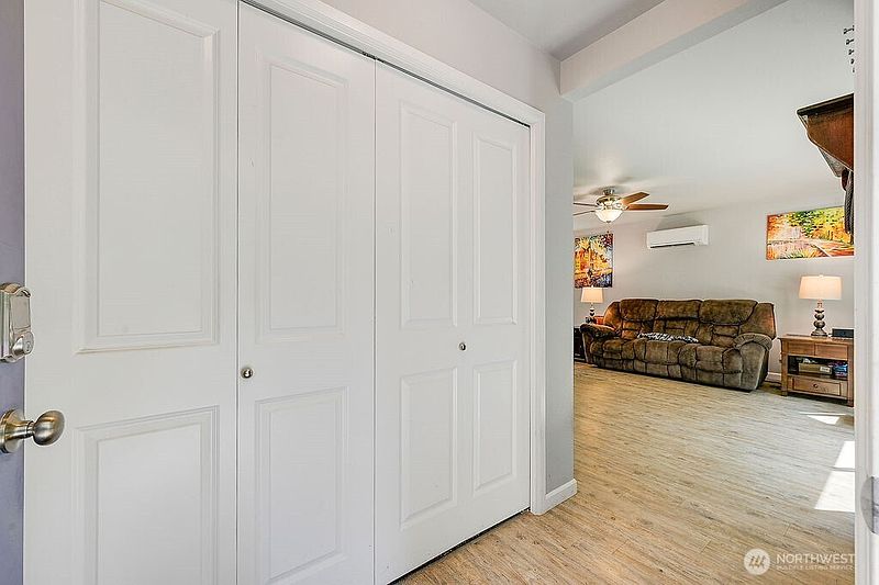 3rd image of 36 Eagleview Lane