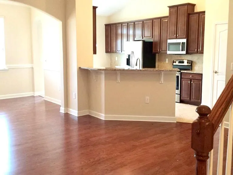 349 Ridge Point Dr — Photo 2
