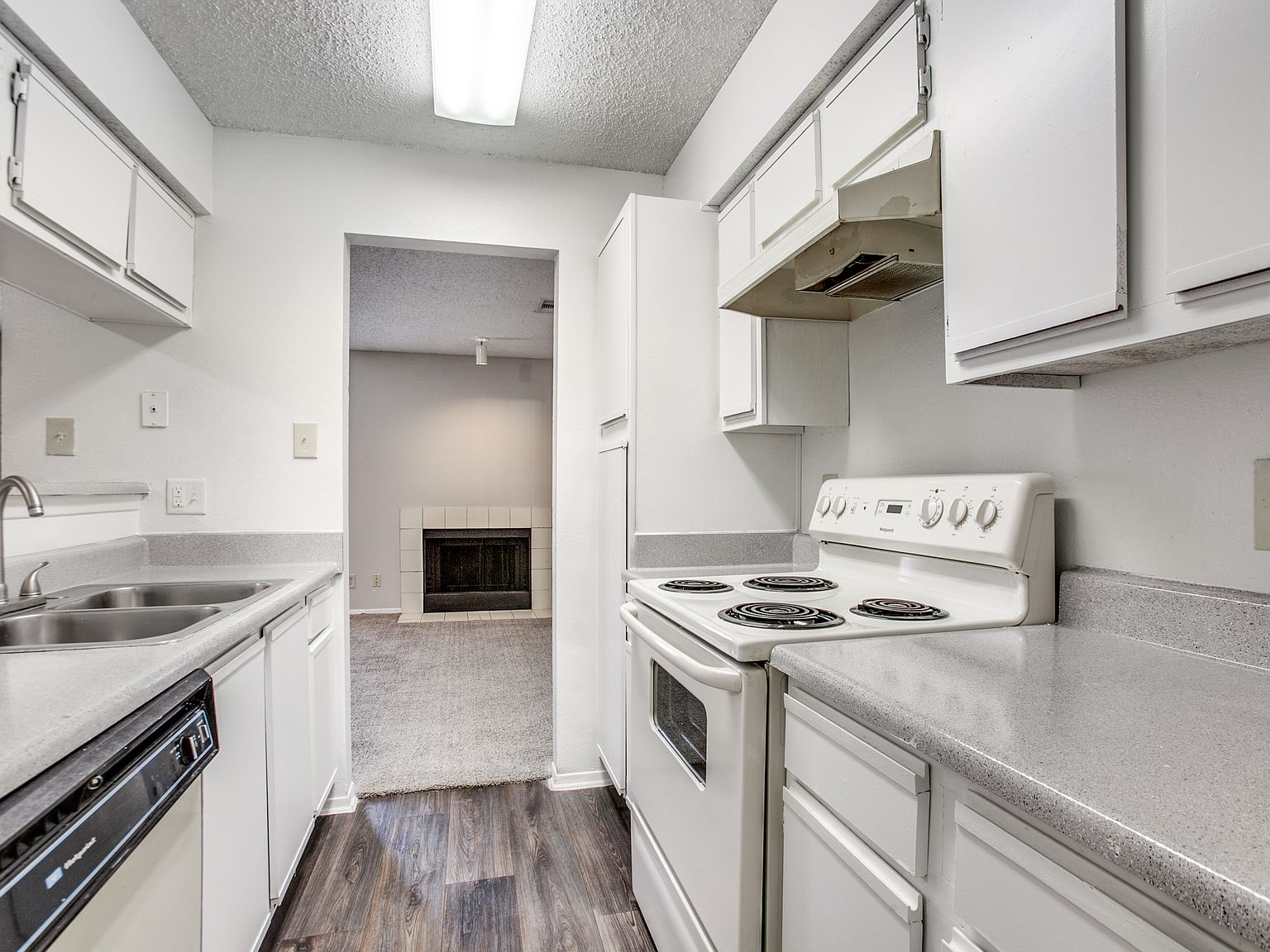 9659 Forest Ln APT I105, Dallas, TX 75243 | Zillow