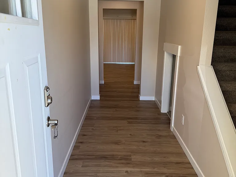 911 W Ted Yao Way #A — Photo 3