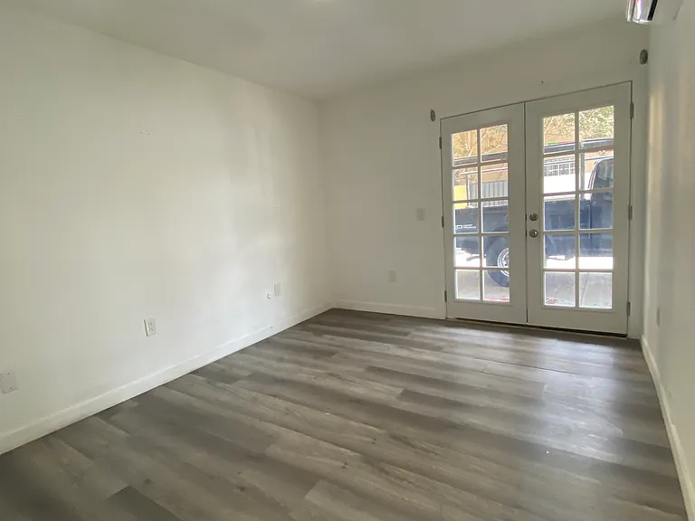 1734 W 85th St #2 — Photo 4