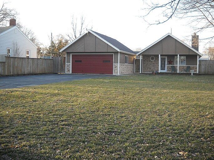1st image of 946 Marie Ave