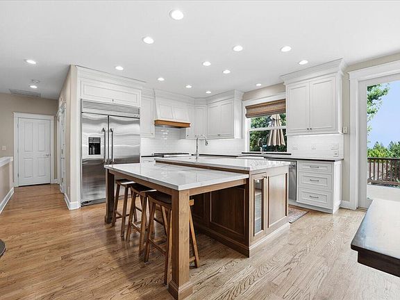 4th image of 3042 NW Craftsman Dr