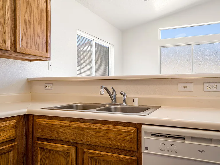 4705 Chow Ct NE — Photo 15