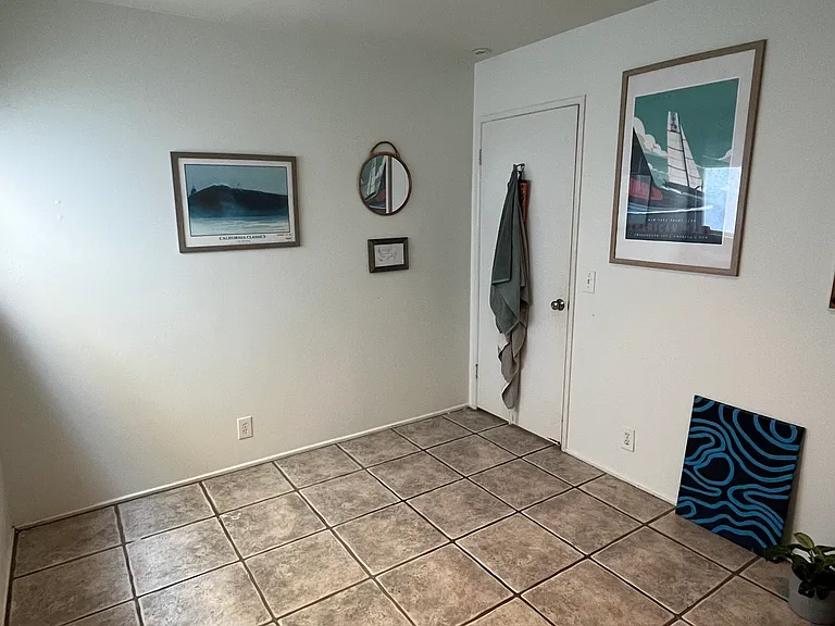 917 E Balboa Blvd #B — Photo 5