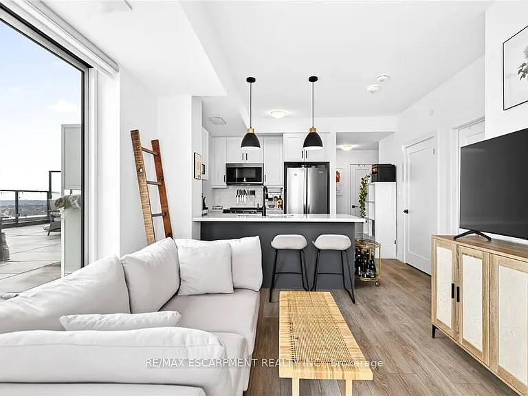 470 Dundas St E #710 — Photo 11
