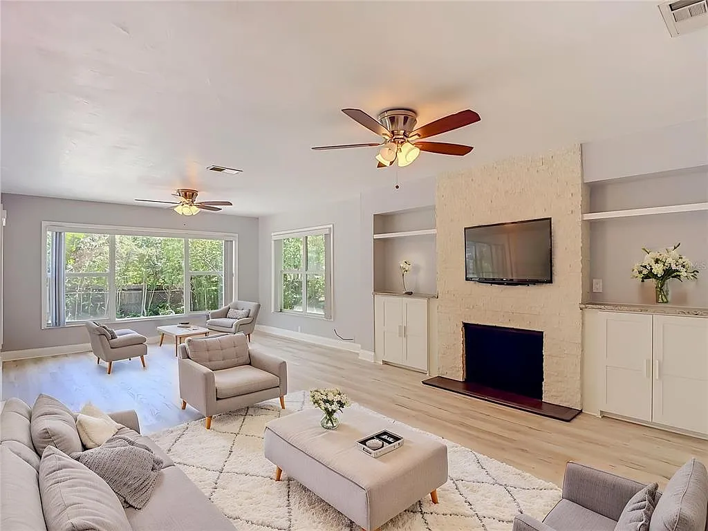 3 bed, 2.0 bath, 1440 sqft, $3,795 — Photo 4