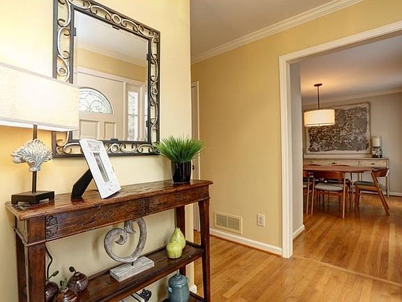 2nd image of 210 Heirloom Ct