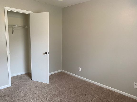 5th image of 2819 N Ohenry Blvd APT C